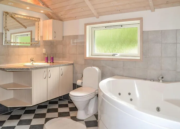 Three-bedroom In Oksbøl